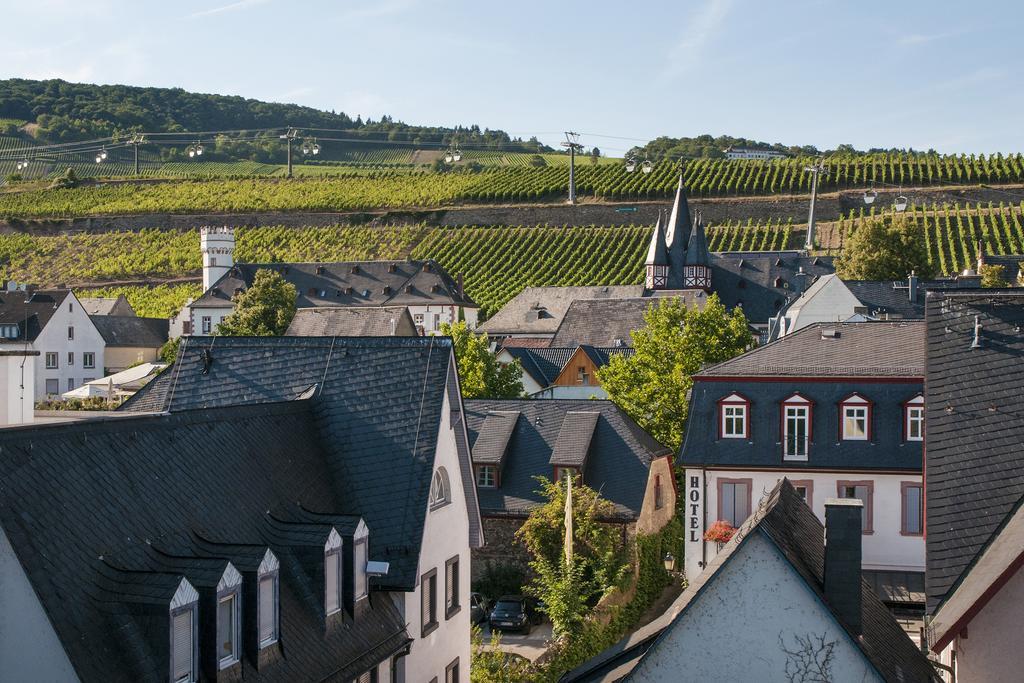 Hajo'S Germania Lodge & Irish Pub Рюдесхайм-на-Рейне Экстерьер фото