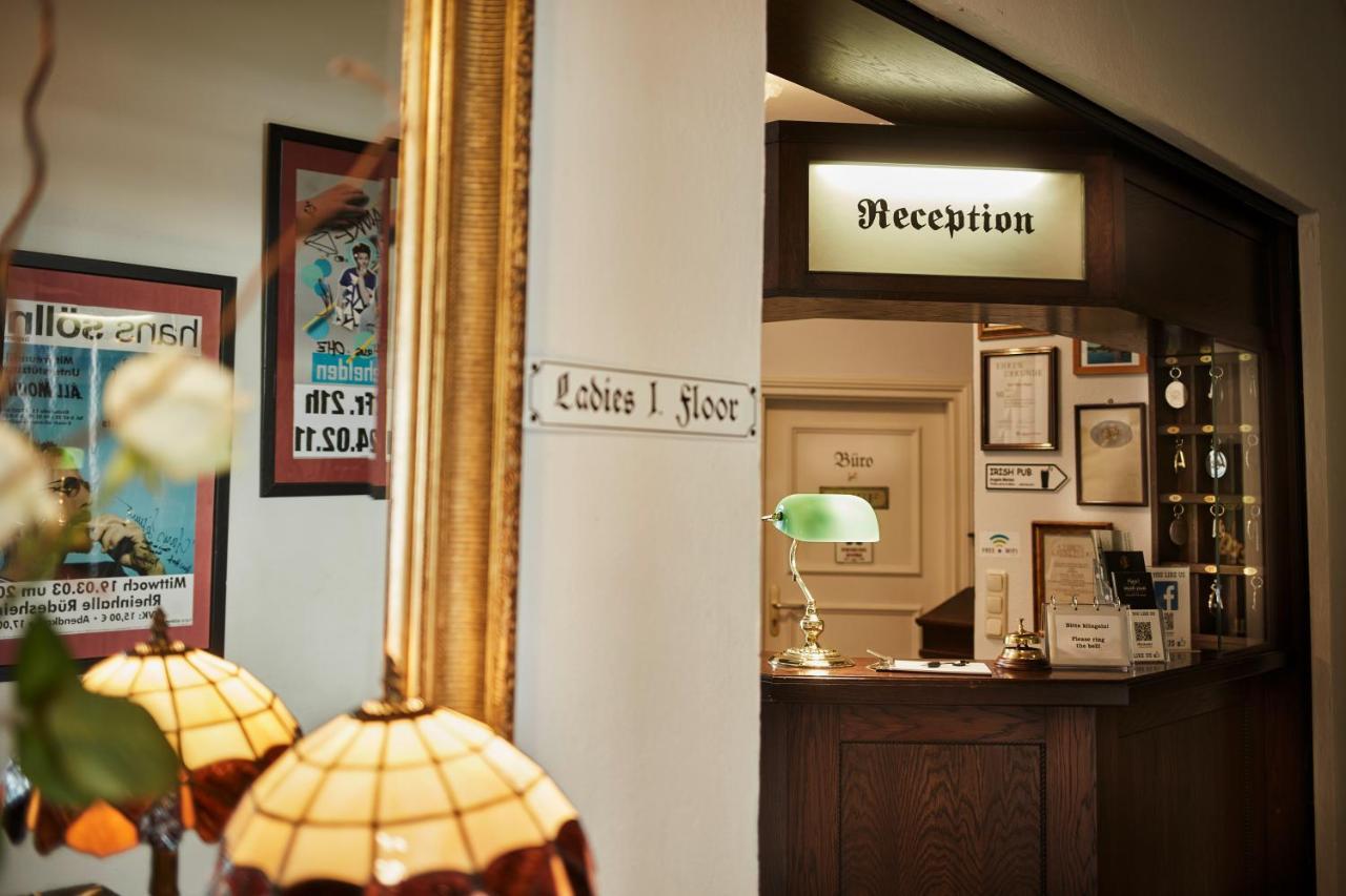 Hajo'S Germania Lodge & Irish Pub Рюдесхайм-на-Рейне Экстерьер фото